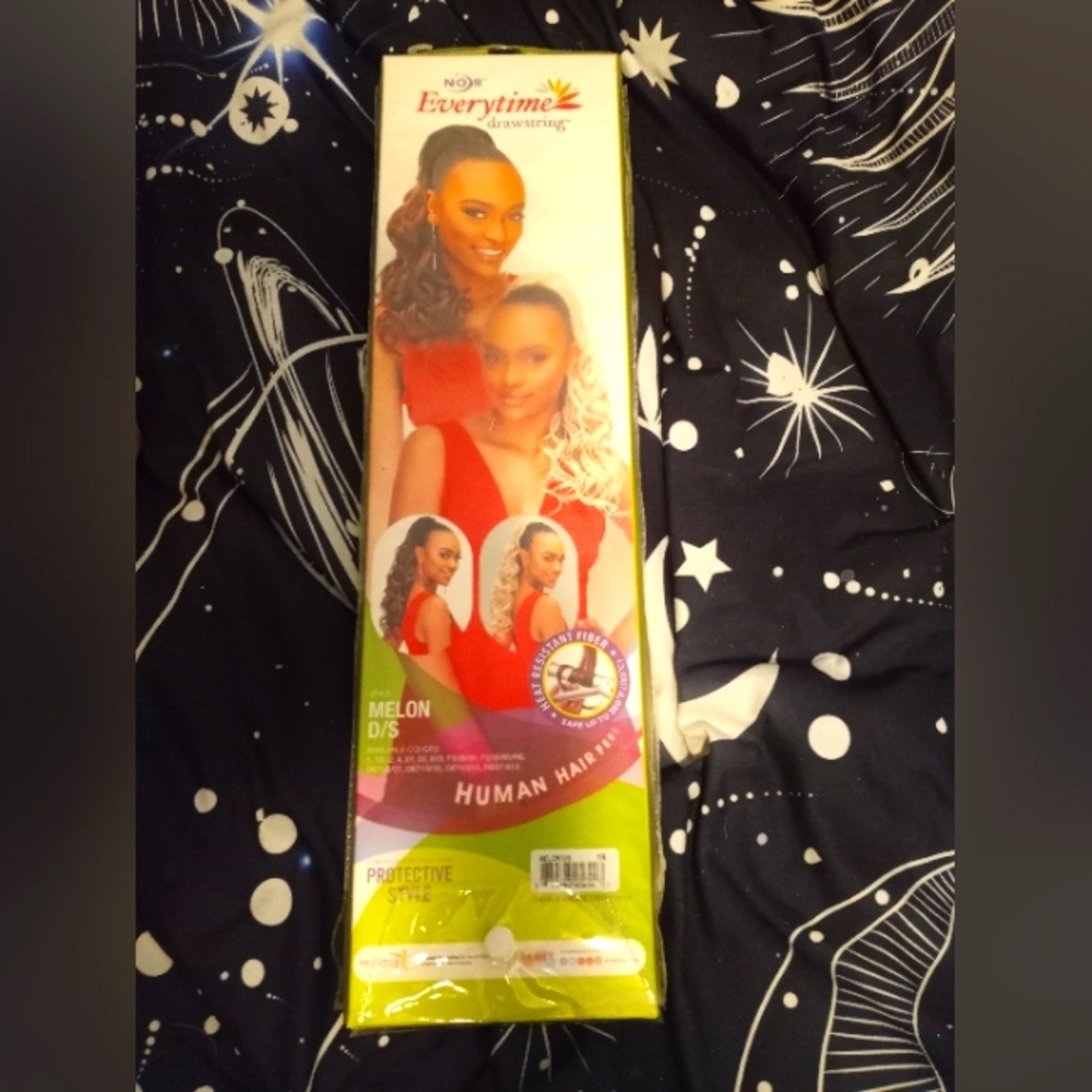 Janet Collection Noir Everytime Drawstring Ponytail Extension